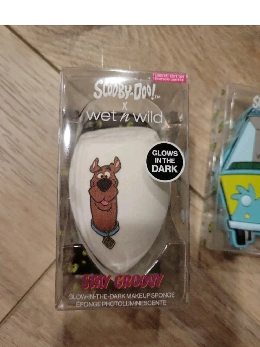 NWT wet n wild Scooby Doo makeup bag and tools